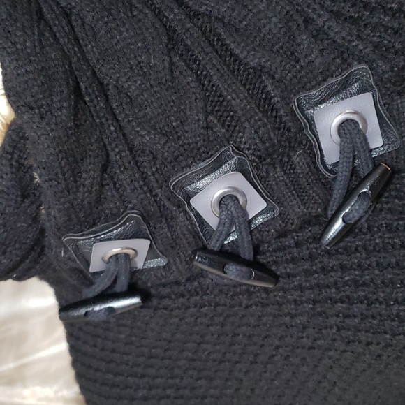 Vercini. Absolutely Beauty Black Cable Knit & Faux Fur Collared Cardigan. 2XL - Picture 4 of 16